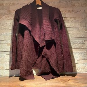ABERCROMBIE AND FITCH CARDIGAN